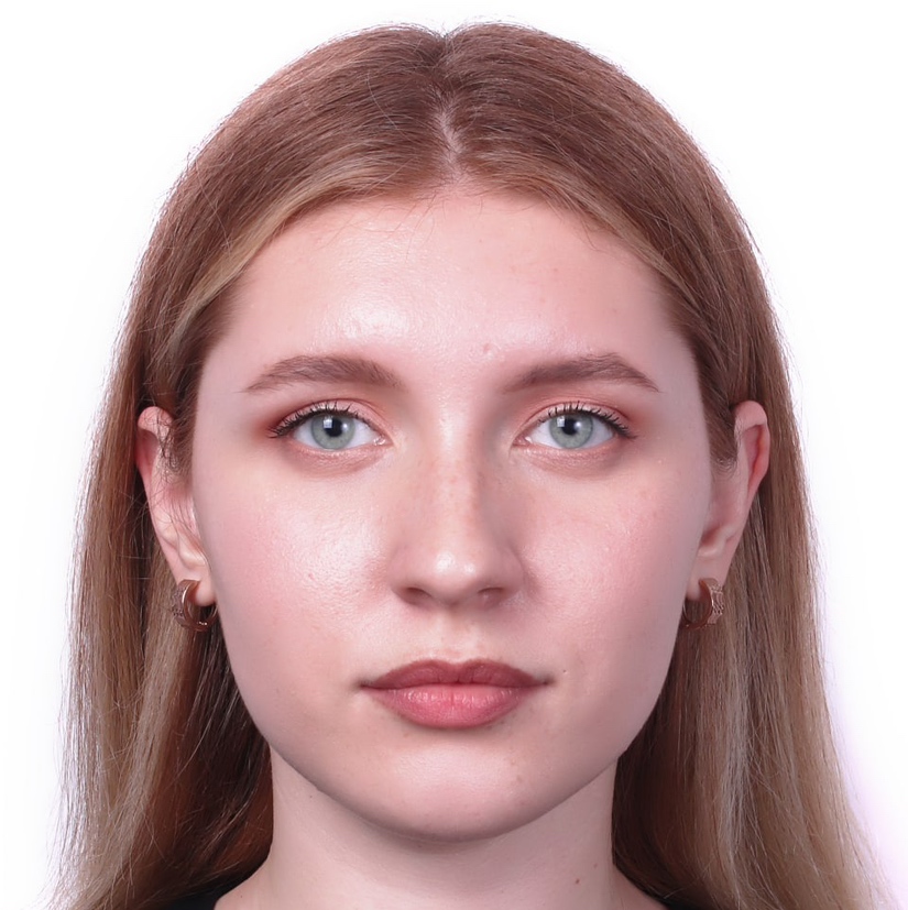 Арина Седельникова